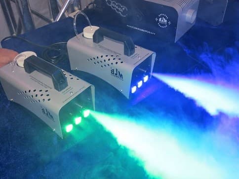 maquina-humo-mlb-z-400-con-led-azul-o-verde-liquido-cjf-D_NQ_NP_653711-MLA20619789670_032016-F.jpg